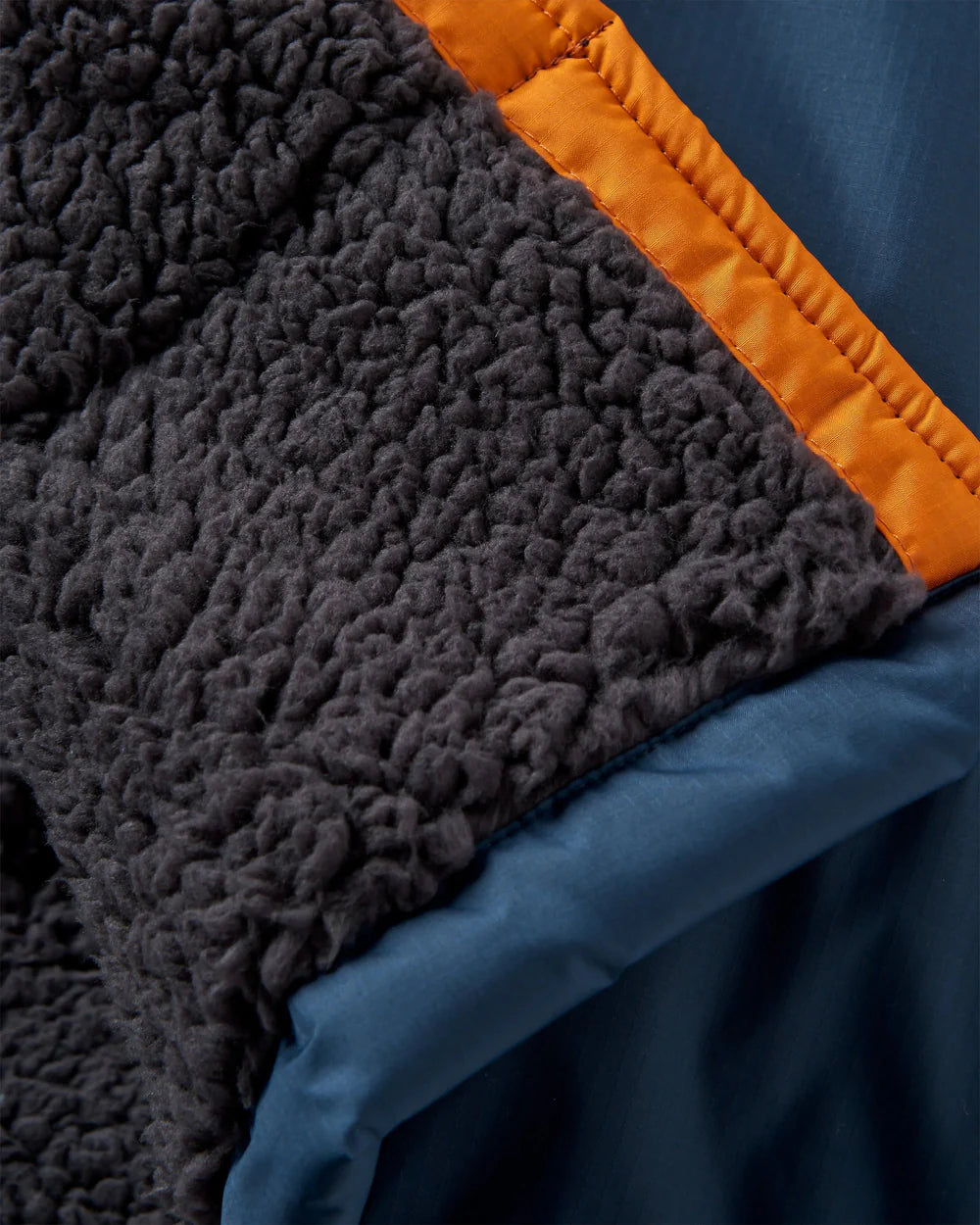 Passenger Waves Sherpa Lined Changing Robe