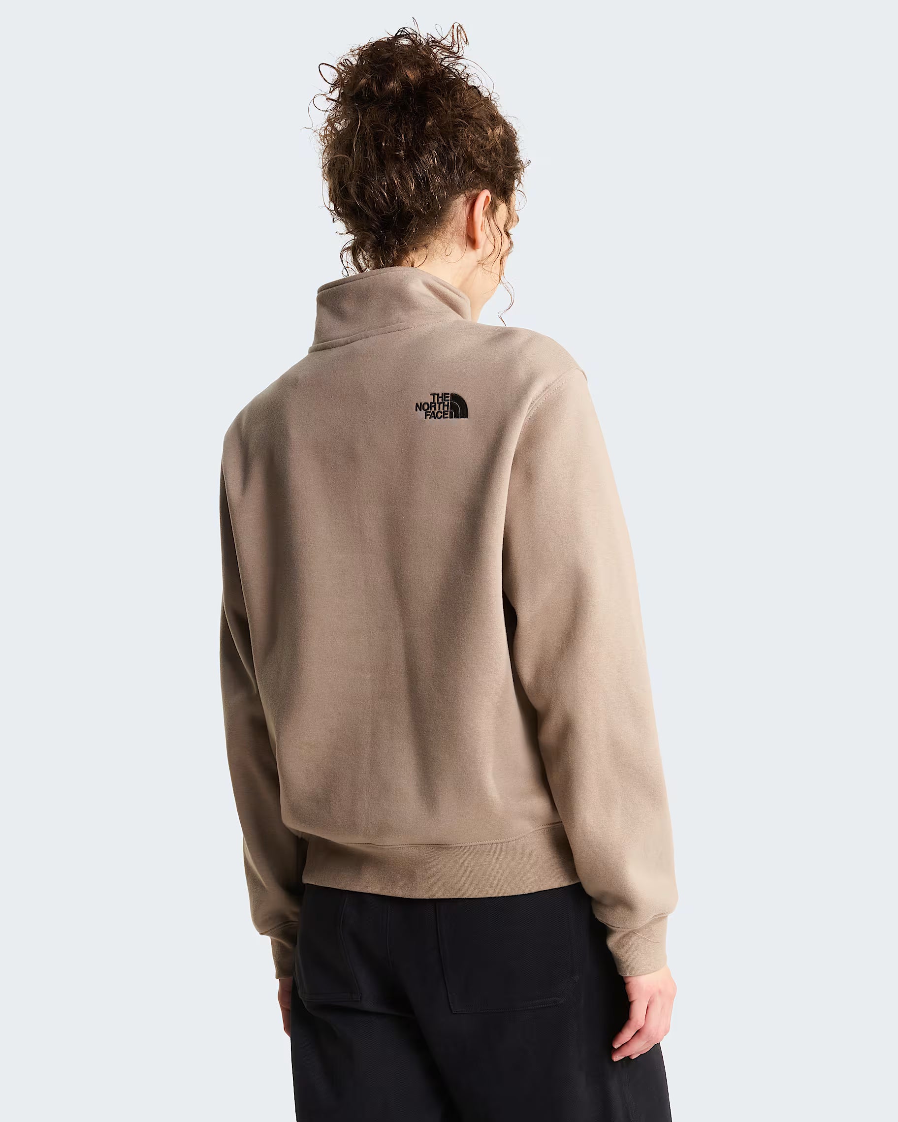 The North Face Womens Ski Embroidery Relaxed Graphic 1/4 Zip Sweatshirt